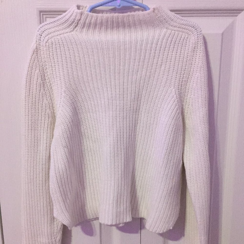 white American Apparel nit sweater